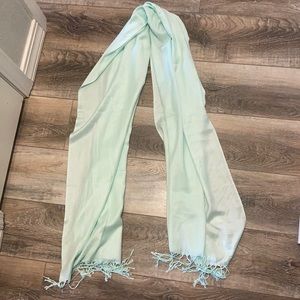 Beautiful teal scarf!